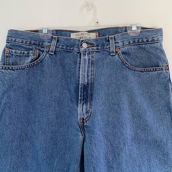 Men’s Levi Jeans - Picture 2 of 10